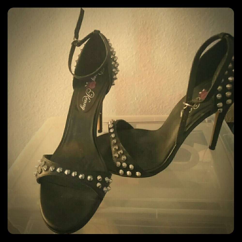 Black heels